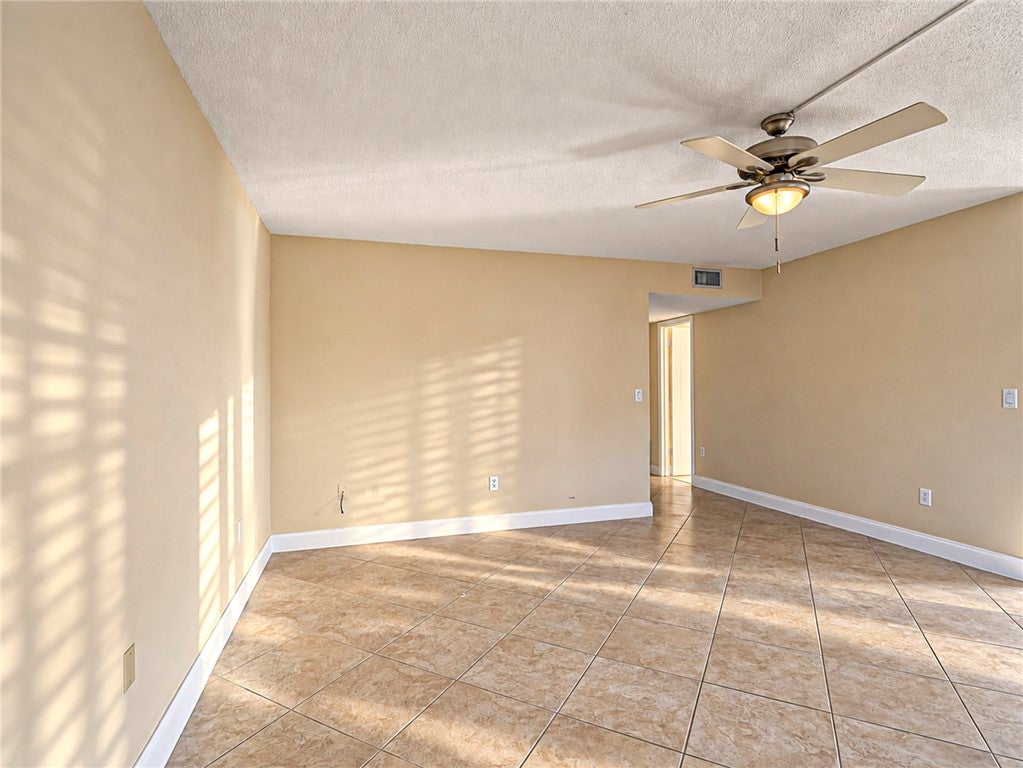 2800 Indian River Boulevard 1-F