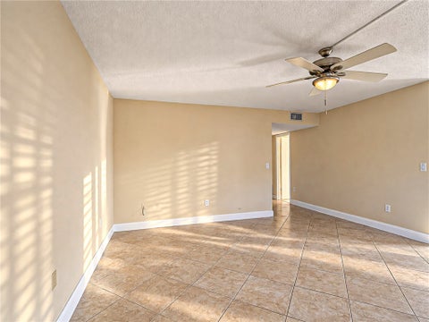 2800 Indian River Boulevard 1-f, Vero Beach, FL 32960