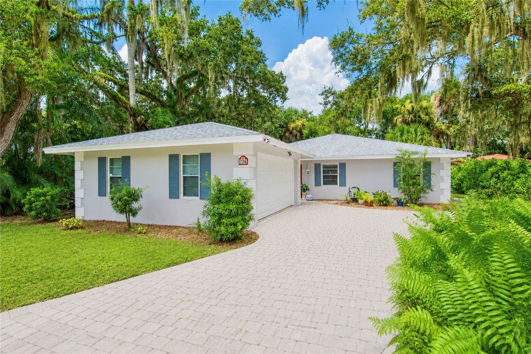 726 Royal Palm Place