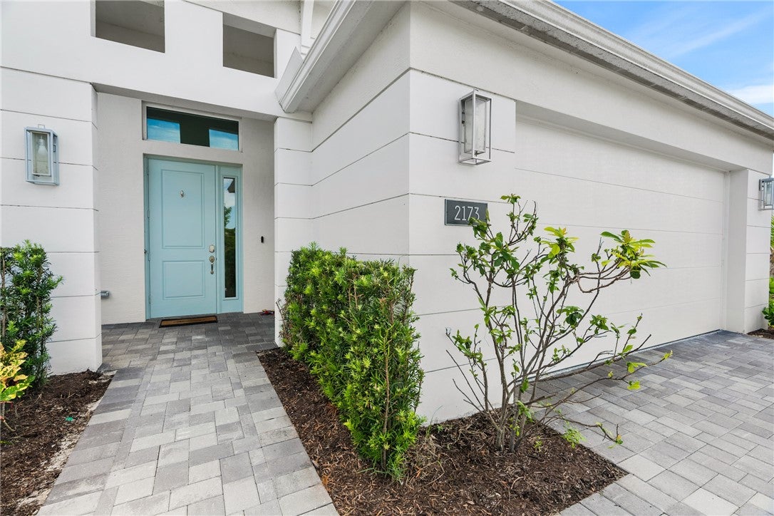 2173 Falls Manor