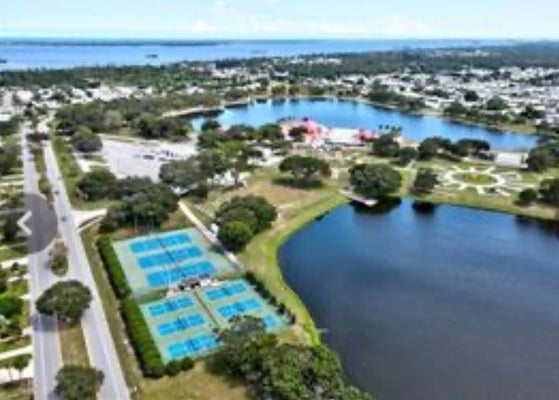 620 PAPAYA CIR, BAREFOOT BAY, FL 32976 - Image c85859f89bb4f31485b96f1b3dd940ec/3342035019