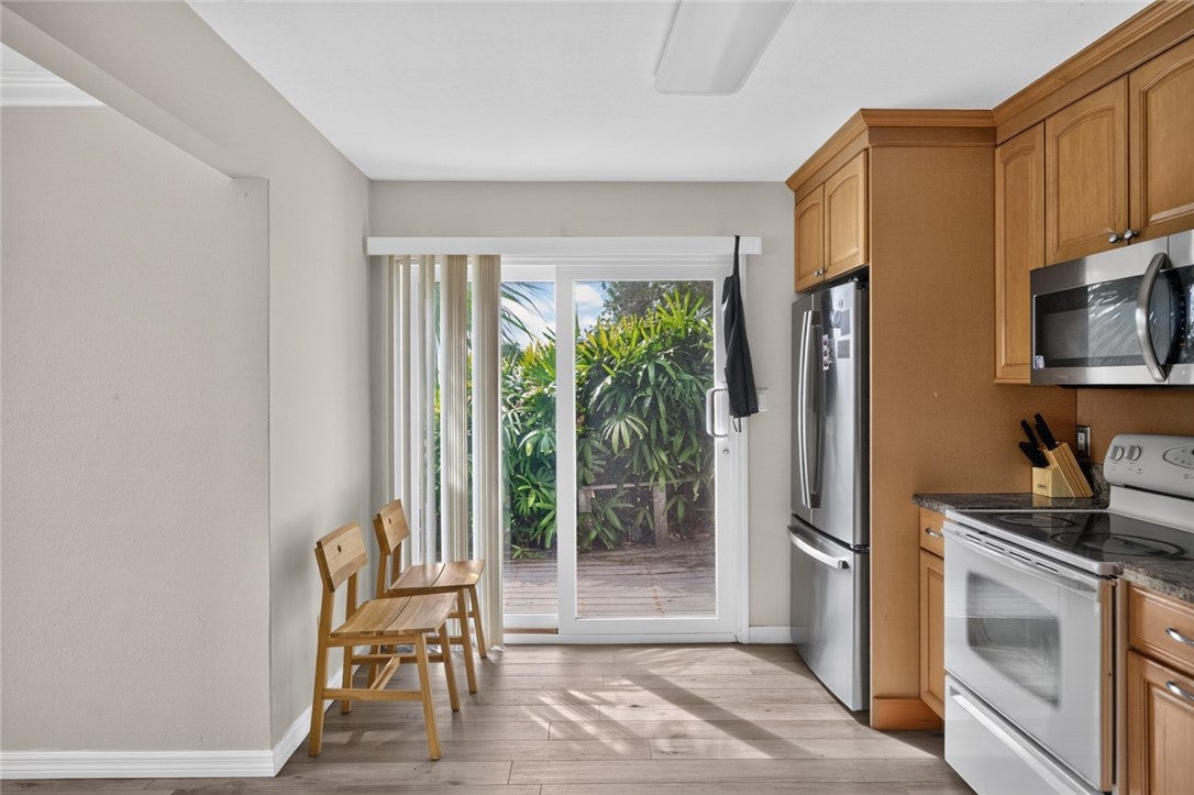 1860 Waterford Drive 25-3