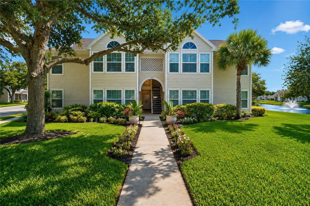 1860 Waterford Drive 25-3, Vero Beach