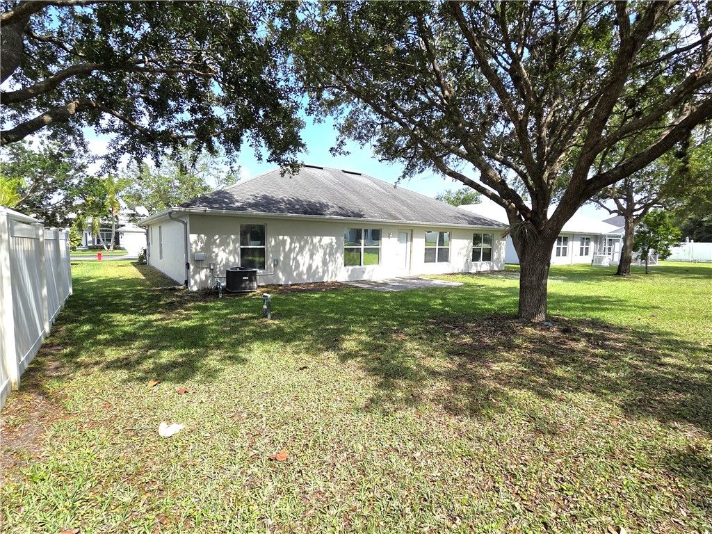 Photo of 116 Drake Way, Sebastian, FL 32958 (MLS # 289248)