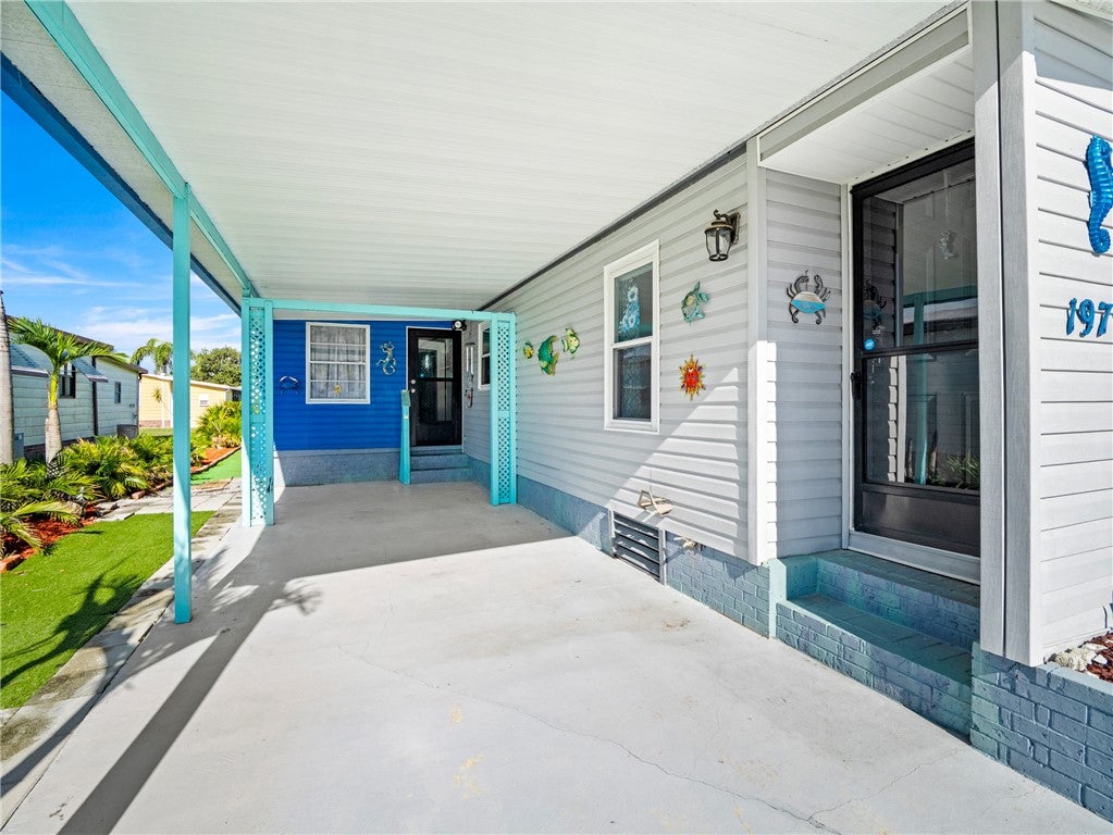 1972 Coco Plum Street NE