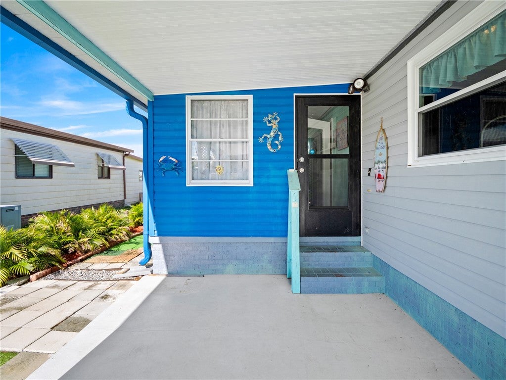 1972 Coco Plum Street NE