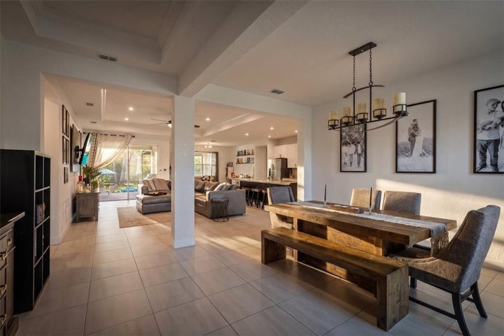 6205 Arcadia Square, Vero Beach, FL 32966