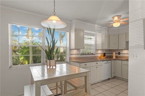 2800 Indian River Boulevard O-5, Vero Beach, FL 32960
