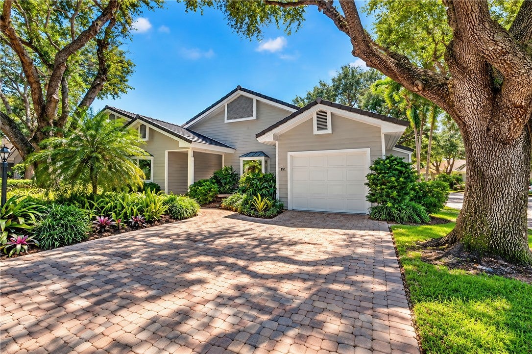 151 Peppertree Drive 23, Indian River Shores