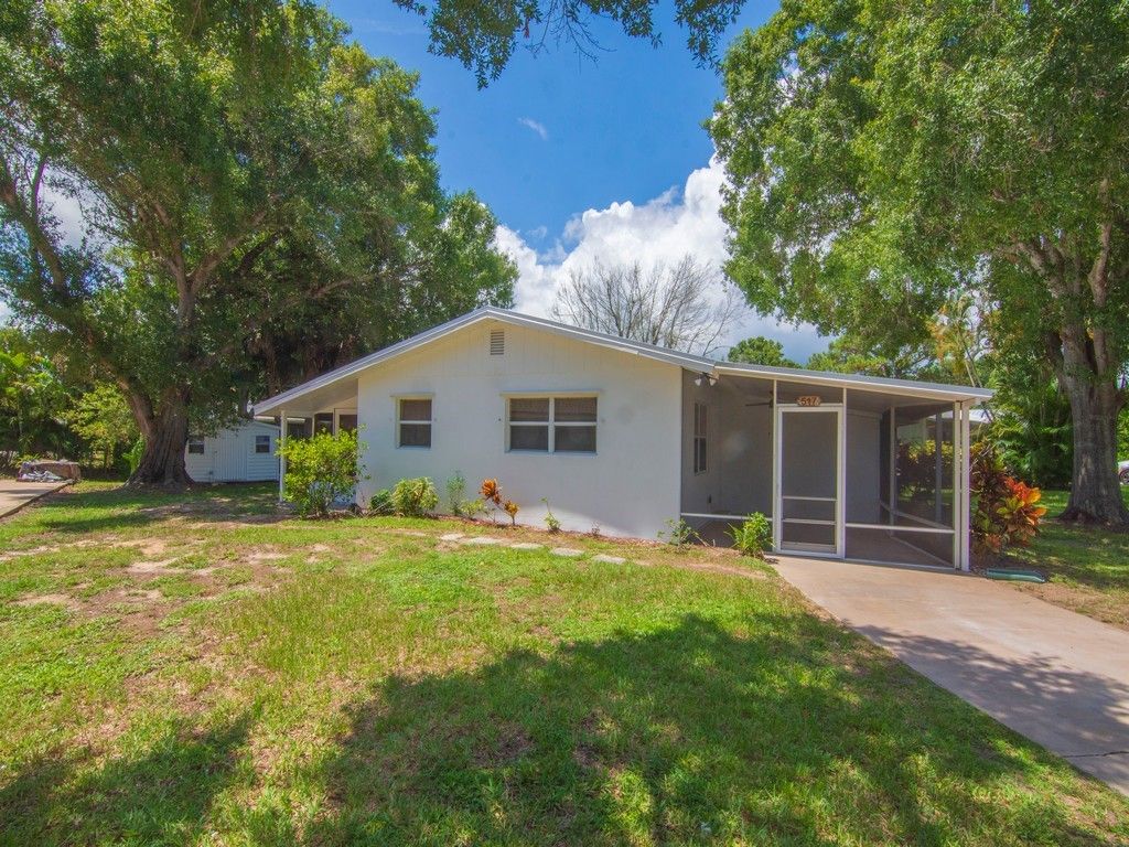 Photo of 517 Park Avenue, Sebastian, FL 32958 (MLS # 290566)