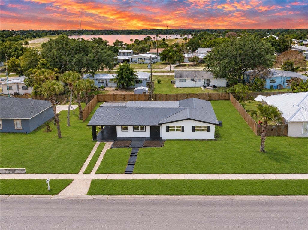 375 Manly Avenue, Sebastian