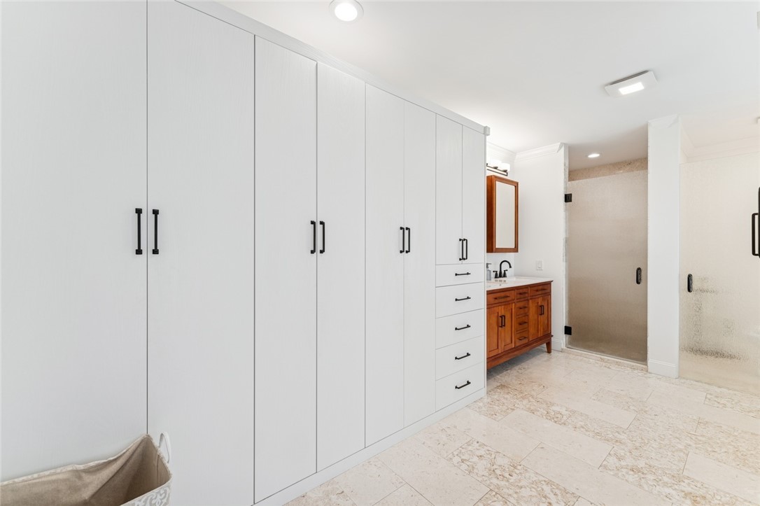 Vero Beach, FL, 32963, US, 5 Bedrooms Bedrooms, ,6 BathroomsBathrooms,Residential,Active,1681474