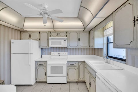 5300 Highway A1a 404, Indian River Shores, FL 32963