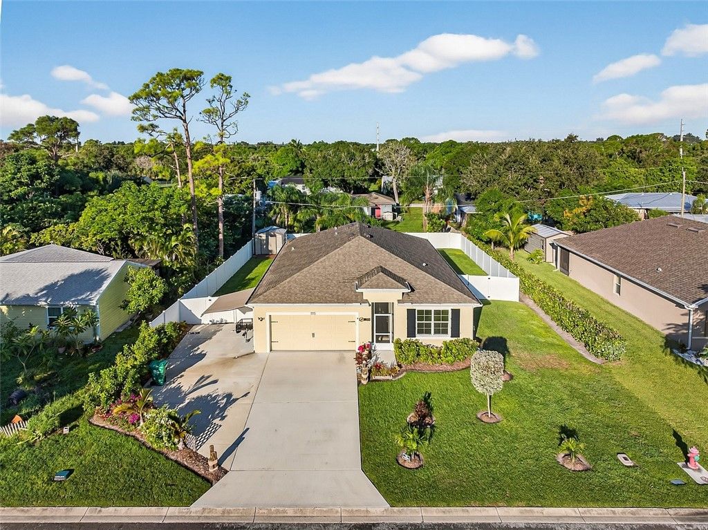 Photo of 105 Cardinal Drive, Sebastian, FL 32958 (MLS # 292100)