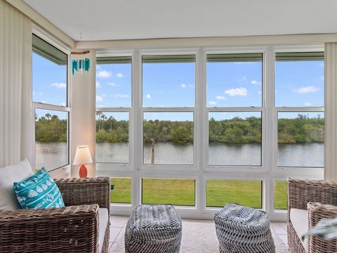 2800 Indian River Boulevard 8F Vero Beach FL 32960