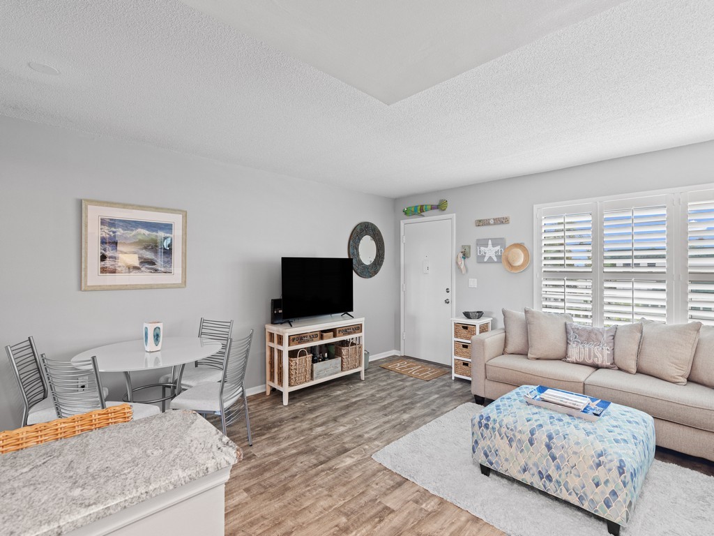 2800 Indian River Boulevard 8F