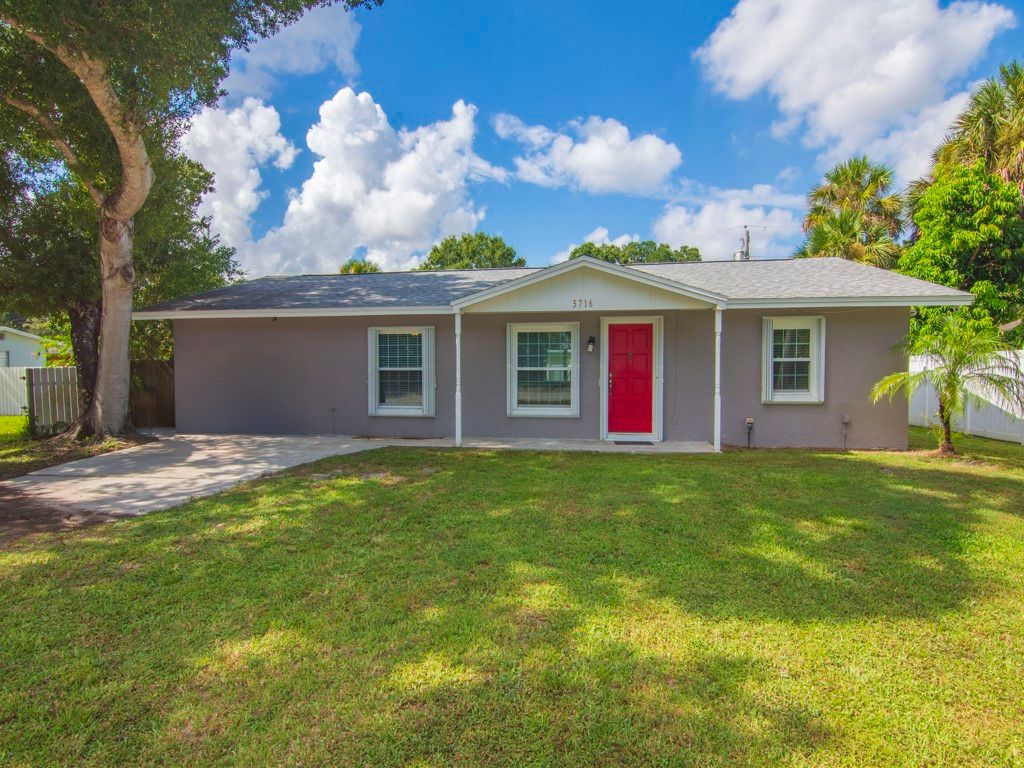 Photo of 5716 37th Street, Vero Beach, FL 32966 (MLS # 290939)