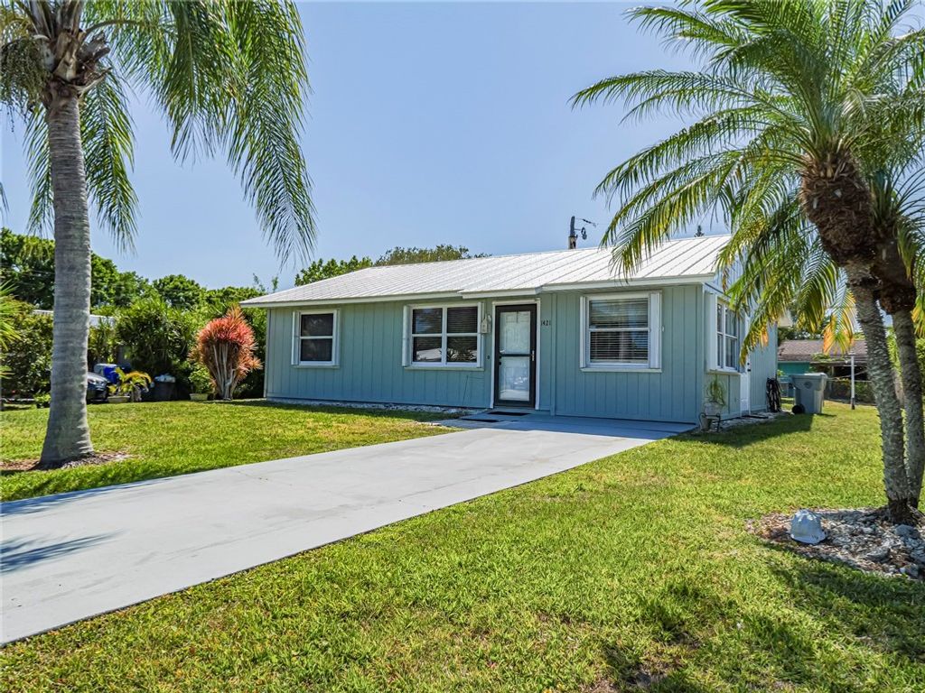 Photo of 1421 6th Avenue, Vero Beach, FL 32960 (MLS # 291714)