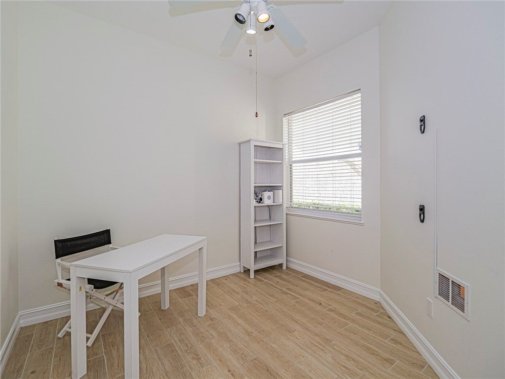 1915 Bridgepointe Circle 41