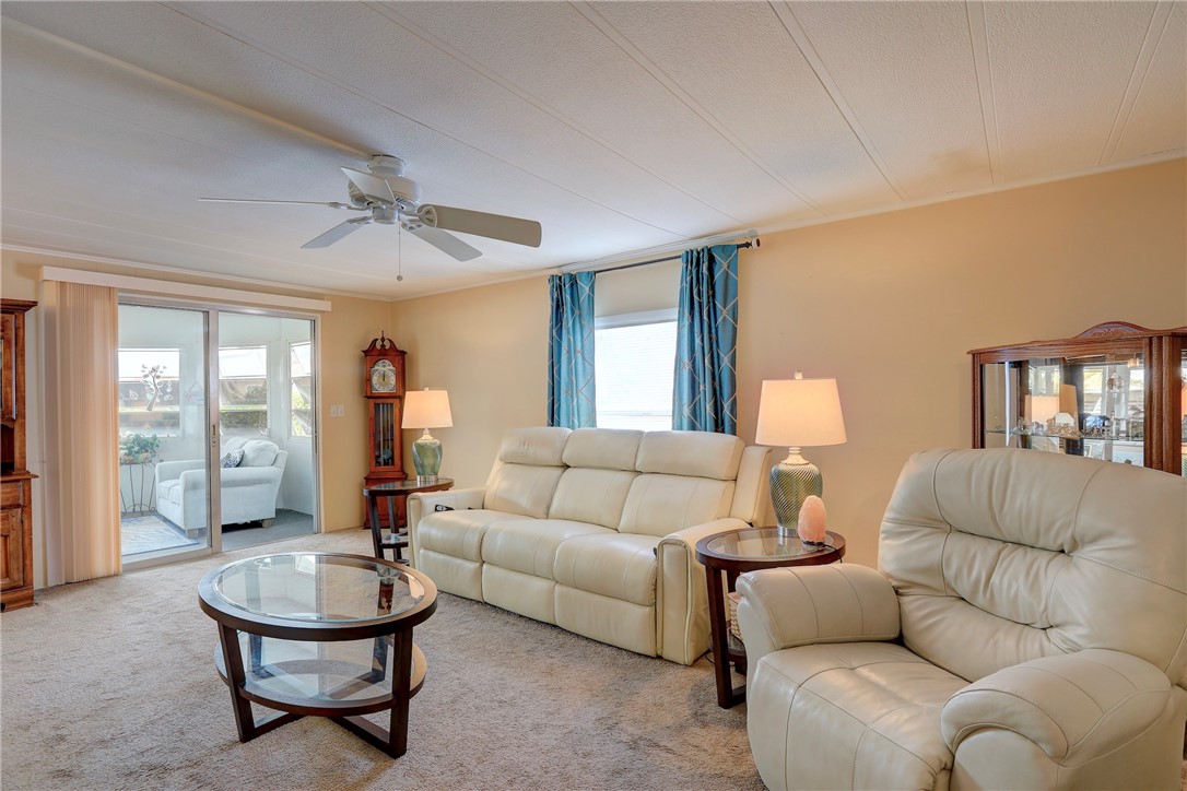 902 Periwinkle Circle