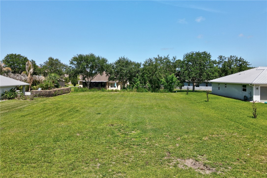 6370 Tropical Way - Photo 3