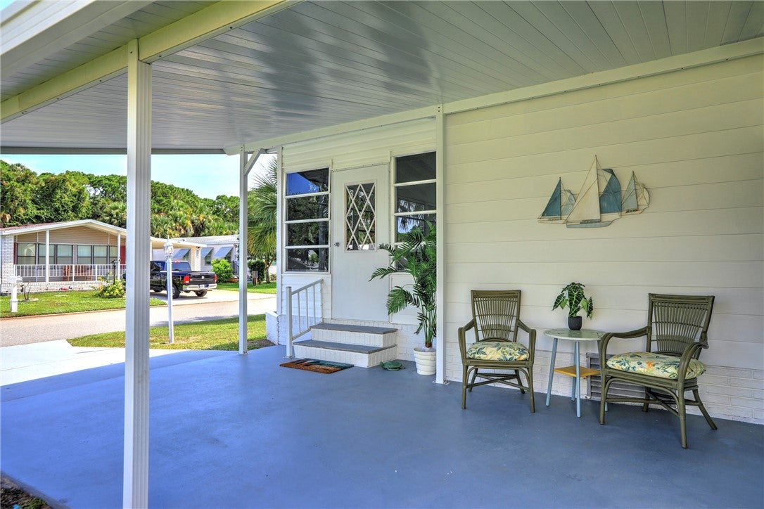 229 Kiwi Drive
