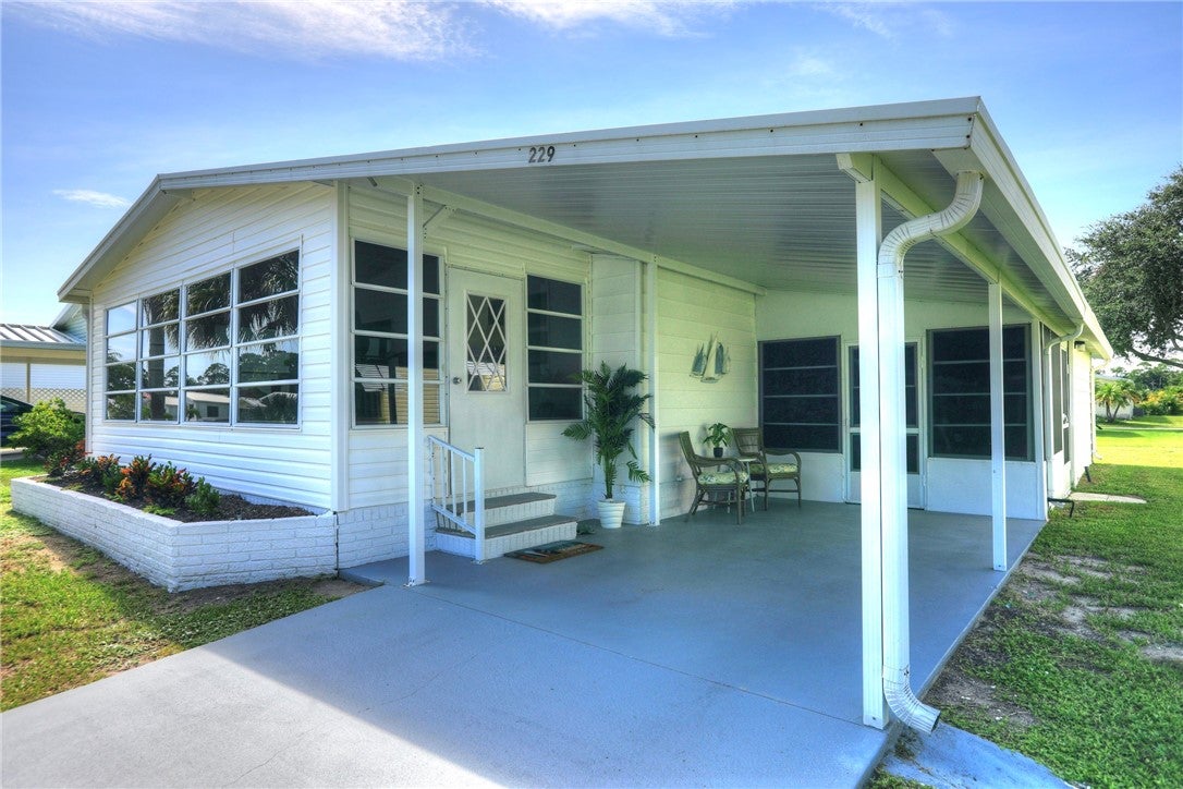 229 Kiwi Drive