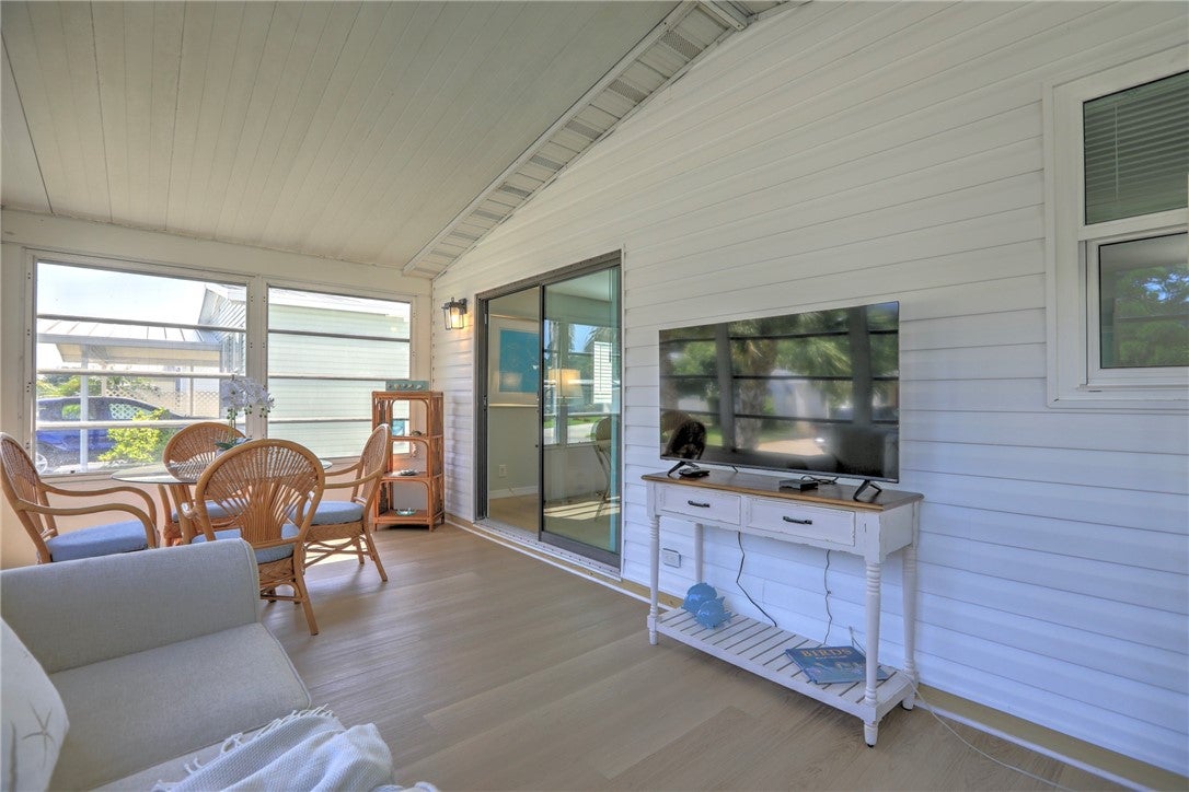 229 Kiwi Drive