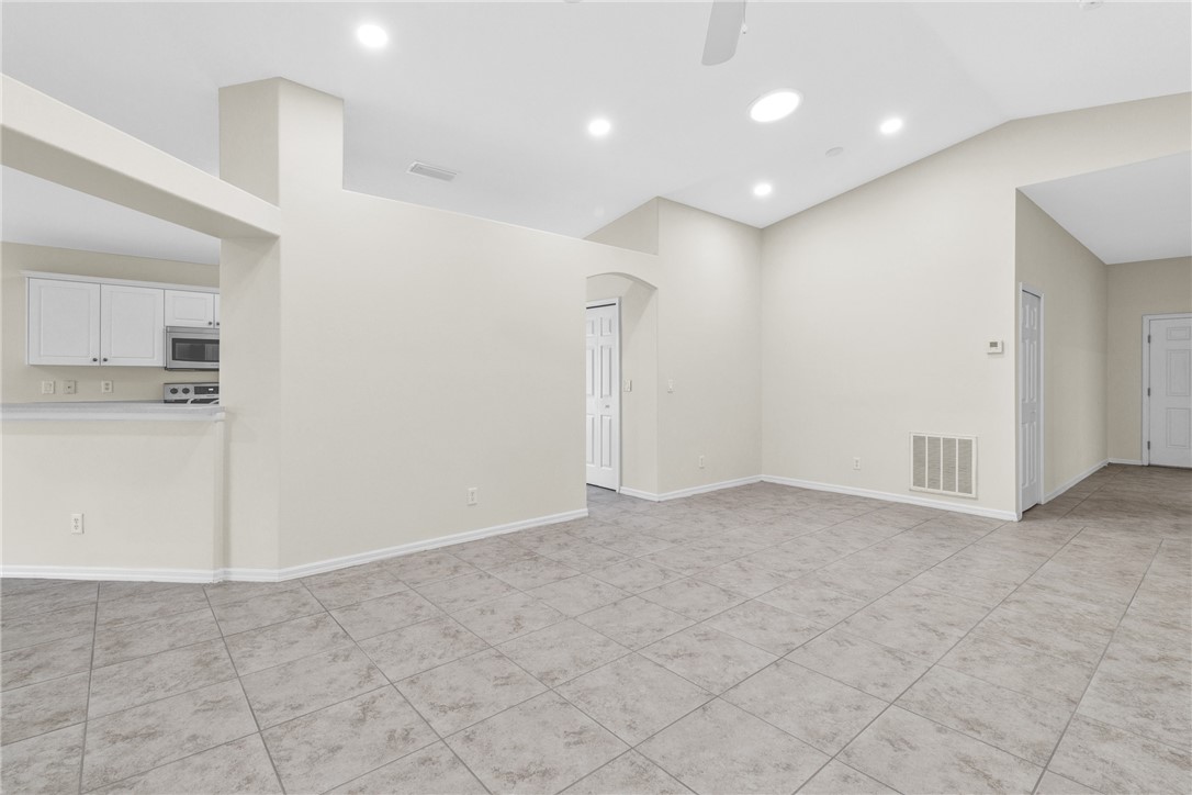 885 Greenleaf Circle