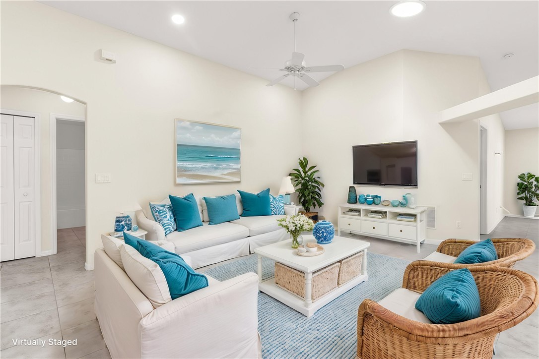 885 Greenleaf Circle