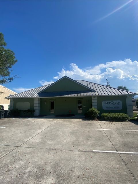 Photo of 859 16 th Place, Vero Beach, FL 32960 (MLS # 296043)