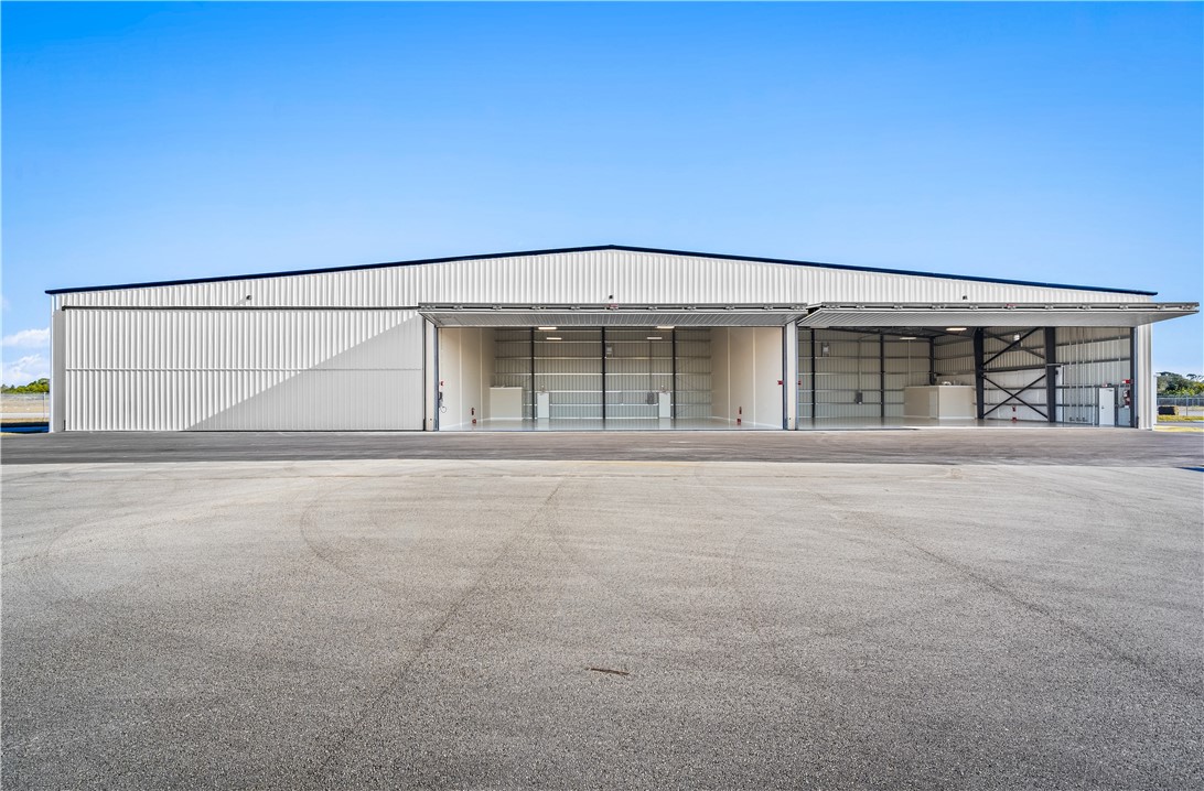 2590 Airport North Drive 3