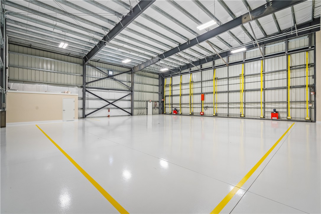2590 Airport North Drive 3