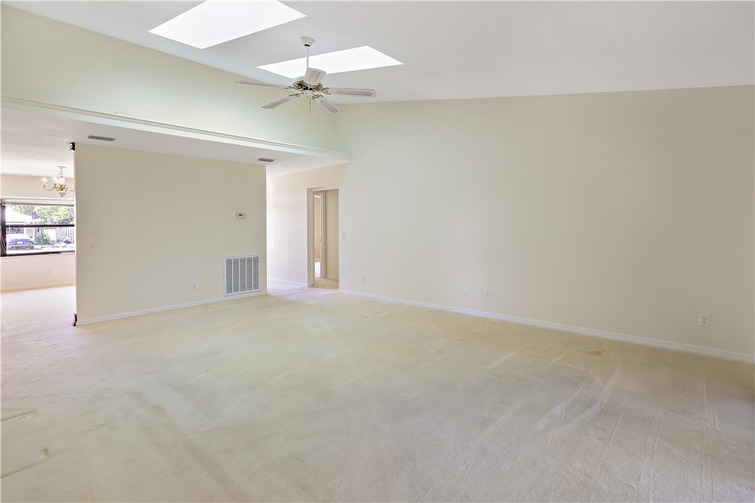 713 24th Square