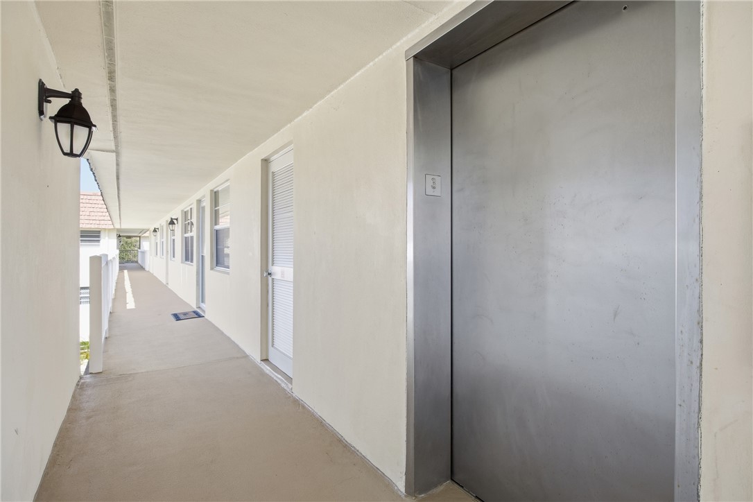 Vero Beach, Florida 32963, United States, 1 Bedroom Bedrooms, ,2 BathroomsBathrooms,Residential,Active,251905