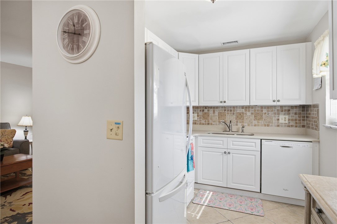 Vero Beach, Florida 32963, United States, 1 Bedroom Bedrooms, ,2 BathroomsBathrooms,Residential,Active,251905