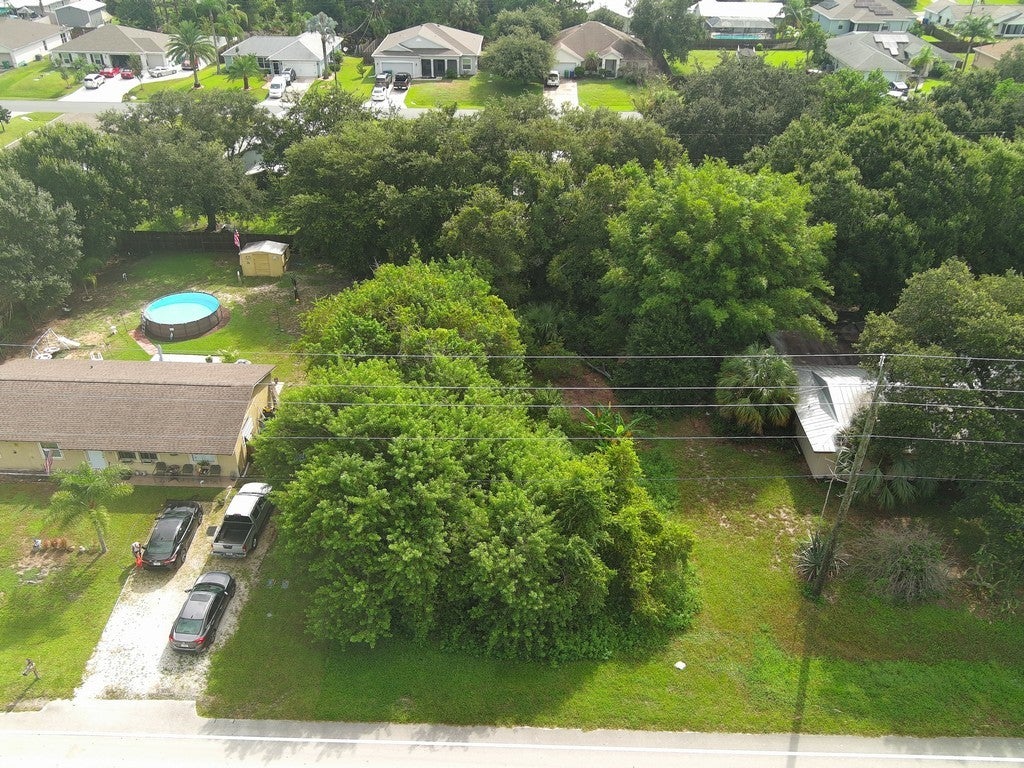 649 Roseland Road