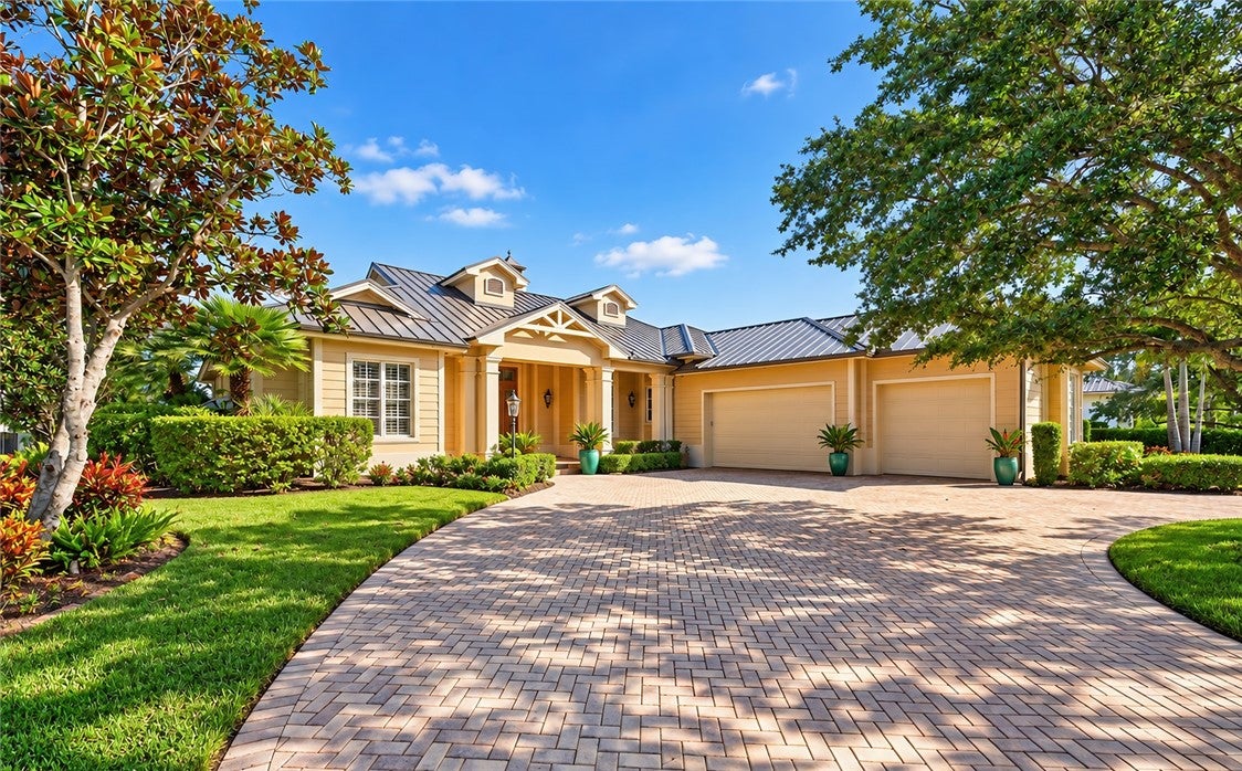 7646 S Polo Grounds Lane