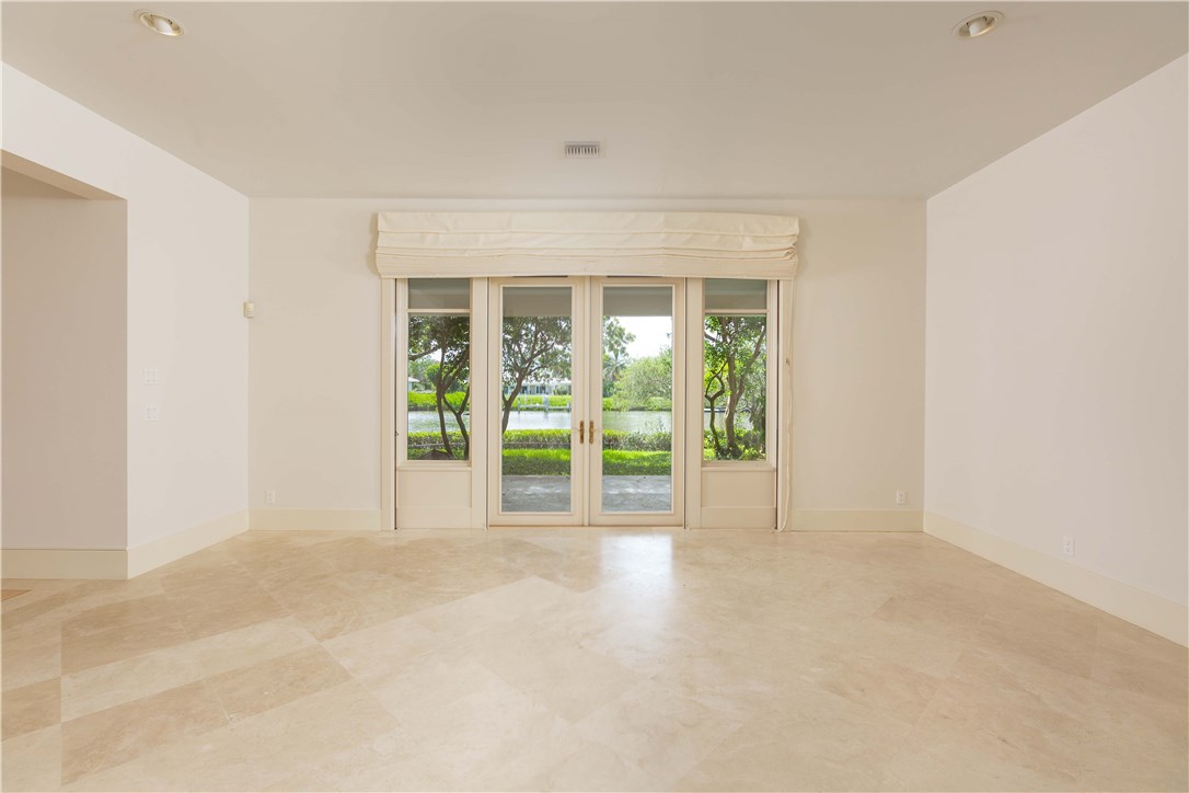 730 Egret Pointe