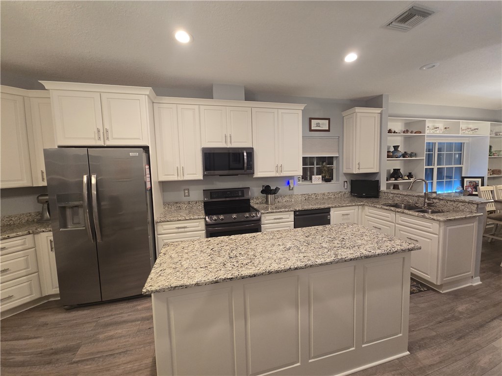 Vero Beach, Florida 32962, United States, 2 Bedrooms Bedrooms, ,2 BathroomsBathrooms,Residential,Active,238187