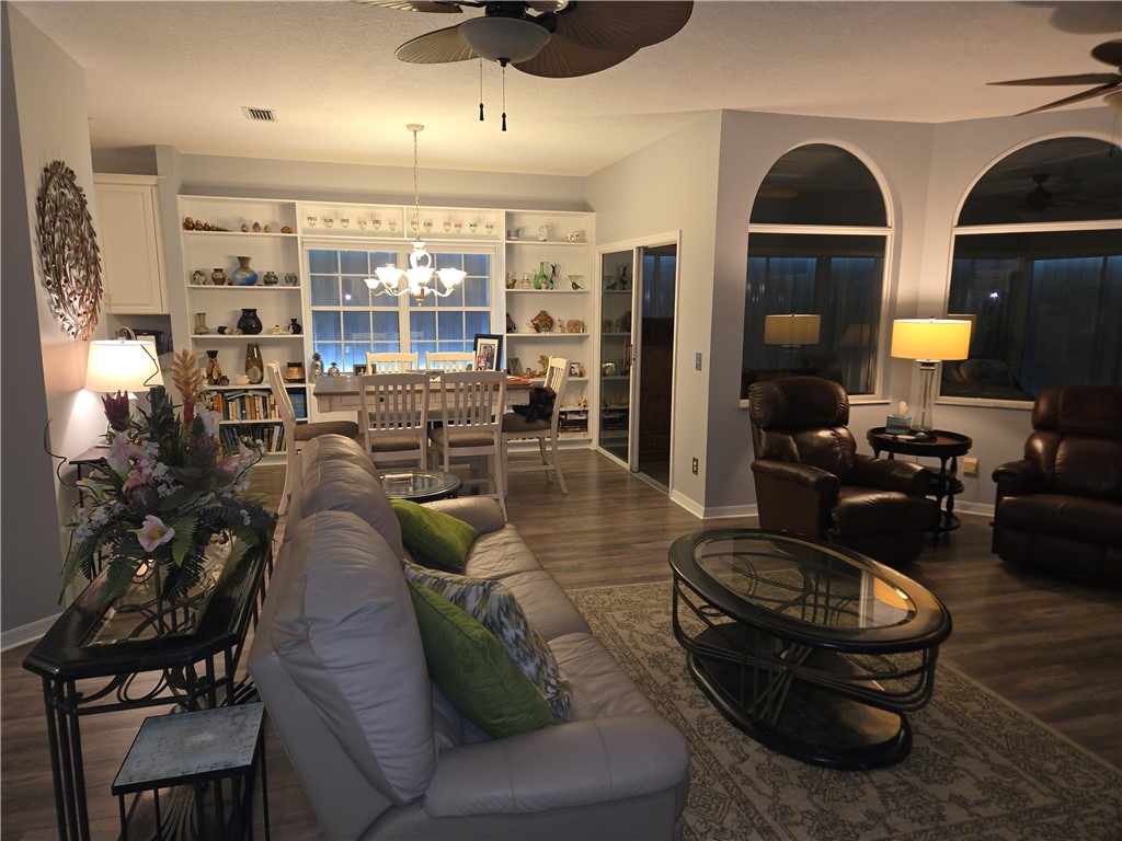 Vero Beach, Florida 32962, United States, 2 Bedrooms Bedrooms, ,2 BathroomsBathrooms,Residential,Active,238187