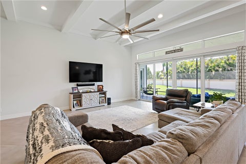 4725 Four Lakes Circle Sw, Vero Beach, FL 32968