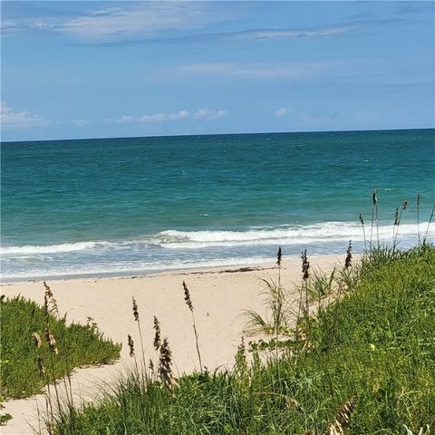 A home in Hutchinson Island