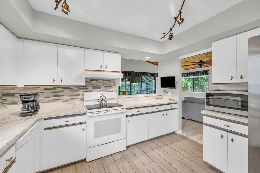 Vero Beach, Florida 32966, United States, 2 Bedrooms Bedrooms, ,2 BathroomsBathrooms,Residential,Active,162102