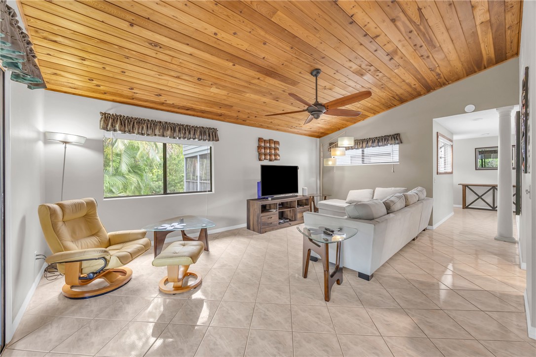 Vero Beach, Florida 32966, United States, 2 Bedrooms Bedrooms, ,2 BathroomsBathrooms,Residential,Active,162102