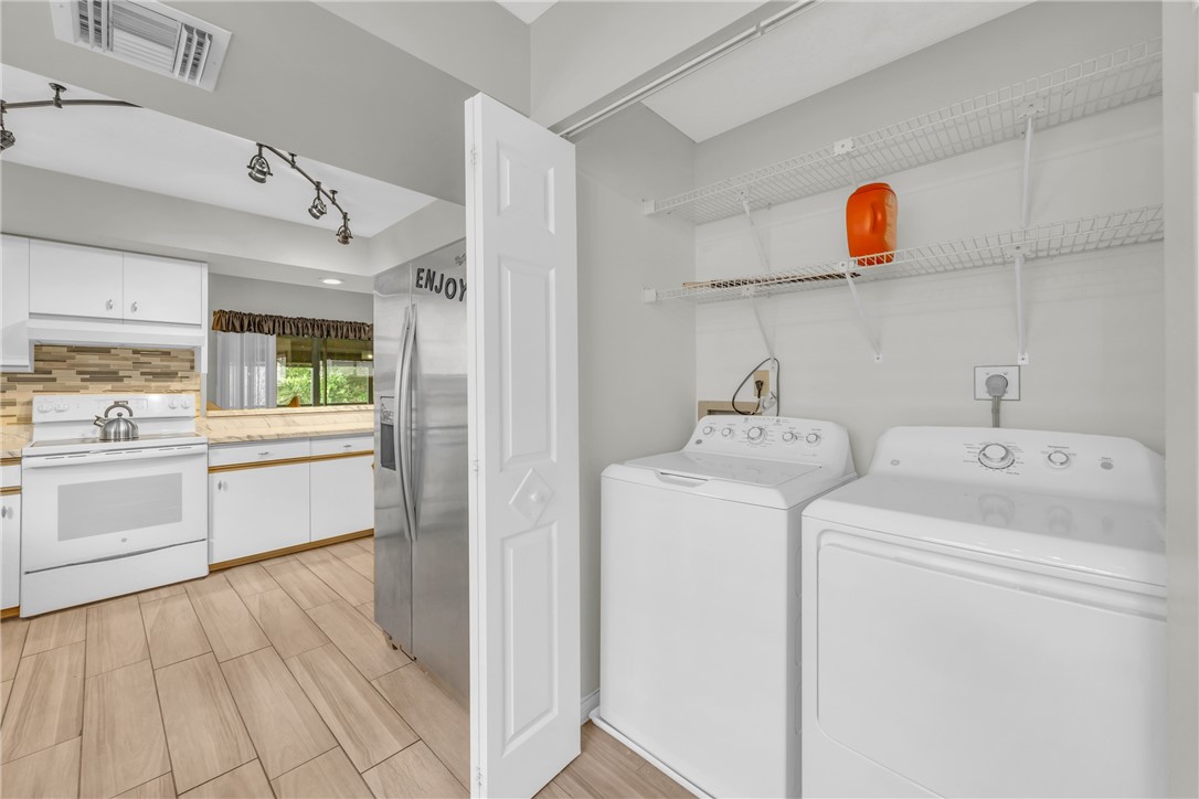 Vero Beach, Florida 32966, United States, 2 Bedrooms Bedrooms, ,2 BathroomsBathrooms,Residential,Active,162102