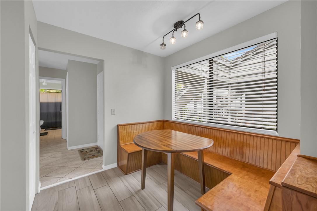 Vero Beach, Florida 32966, United States, 2 Bedrooms Bedrooms, ,2 BathroomsBathrooms,Residential,Active,162102