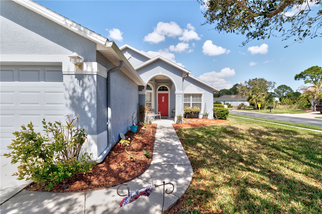 2101 Chinaberry Circle SE