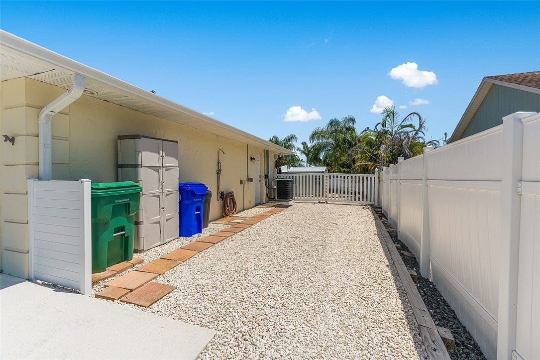 867 Clearmont Street