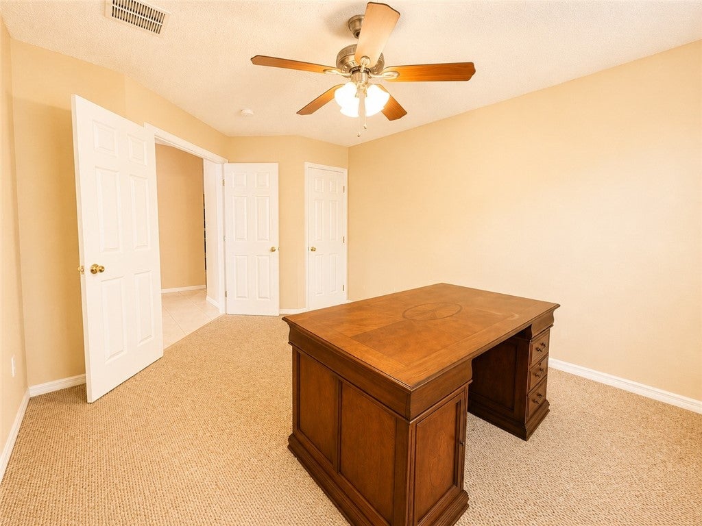 1612 Rutland Street - Photo 4